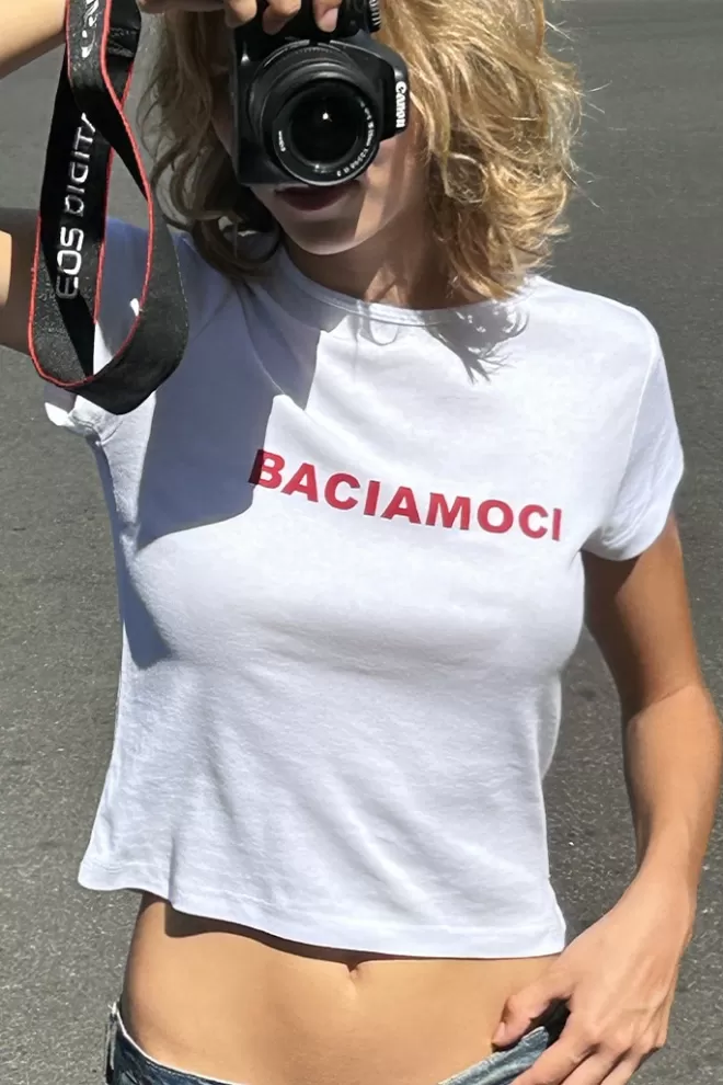 Graphics^Subdued T-shirt Baciamoci