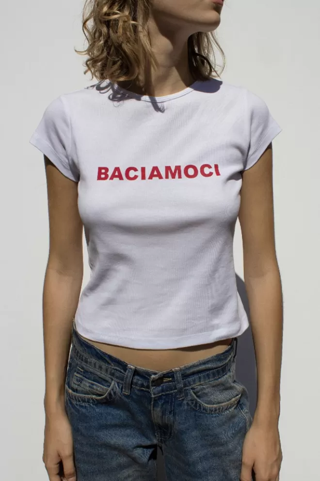 Graphics^Subdued T-shirt Baciamoci